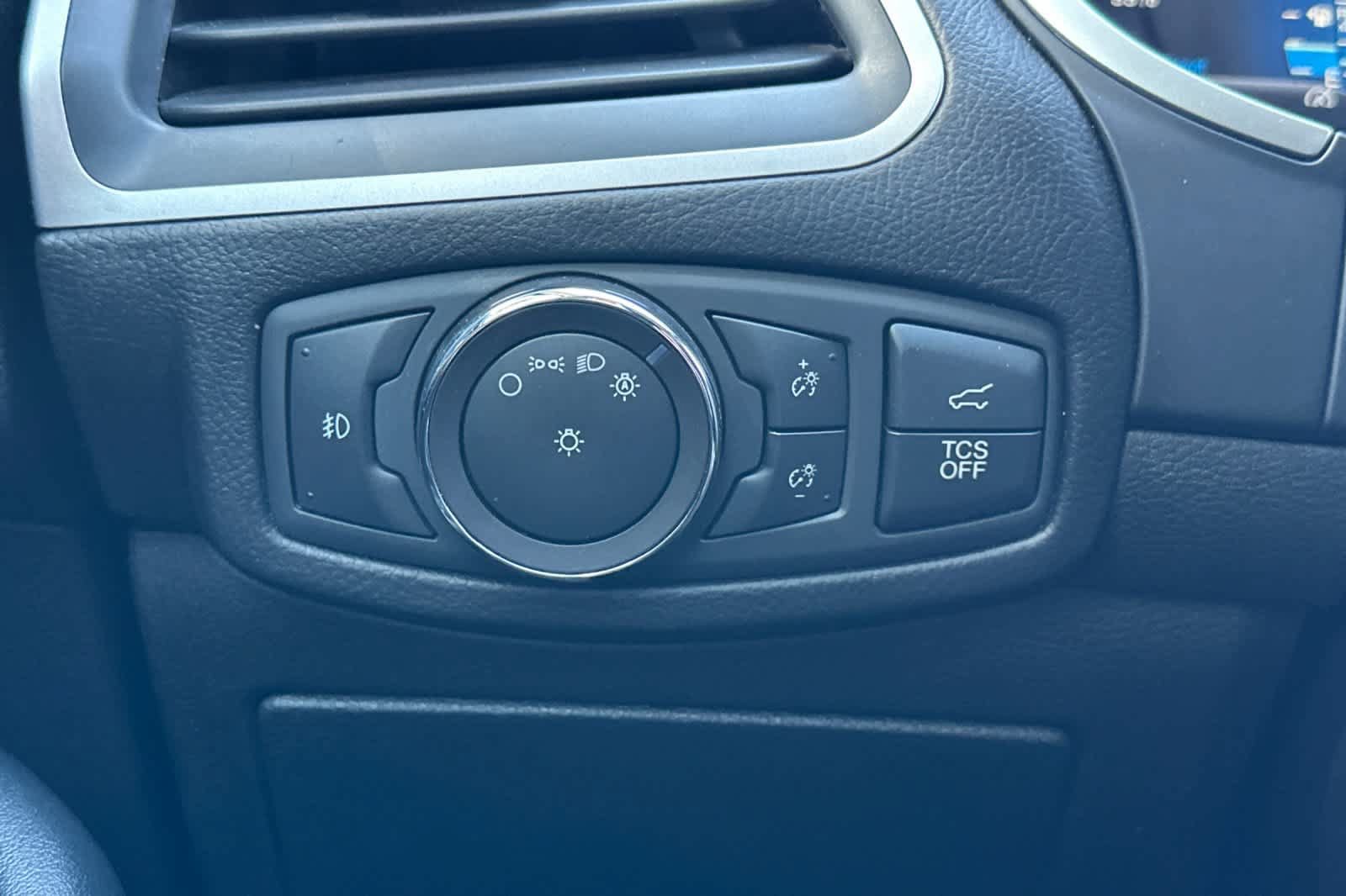 Certified 2019 Ford Edge SEL w/ Equipment Group 201A FWD image 29