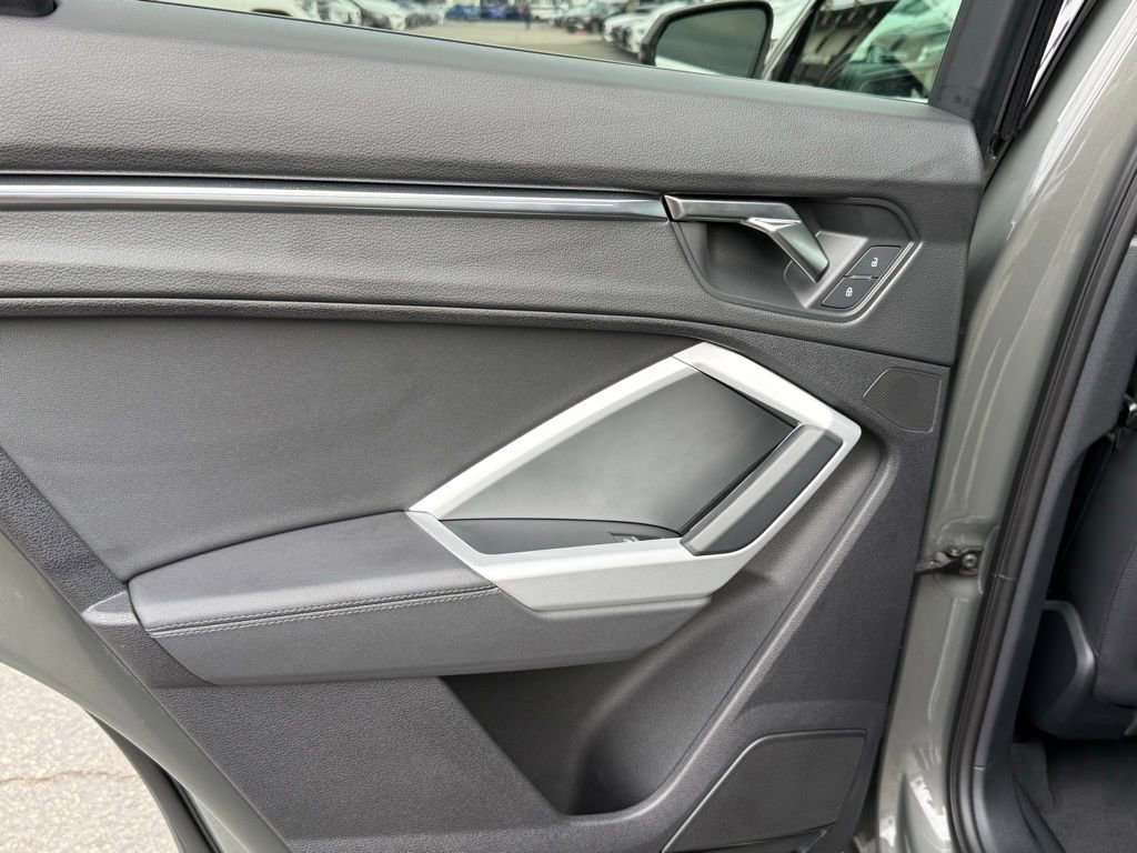 Used 2022 Audi Q3 2.0T Premium Plus w/ Premium Plus Package image 25