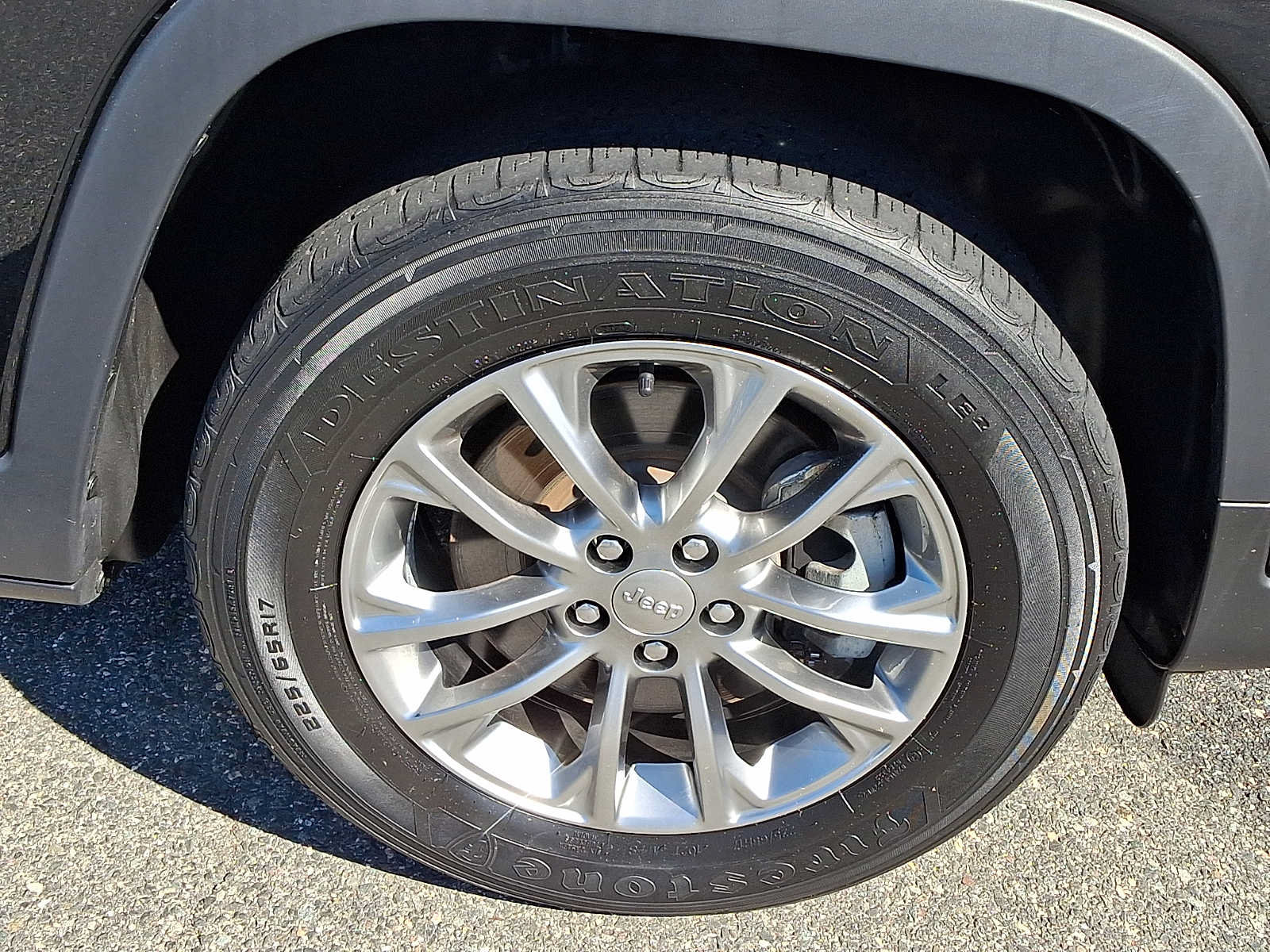 Used 2021 Jeep Cherokee Latitude Plus AWD/4WD image 8