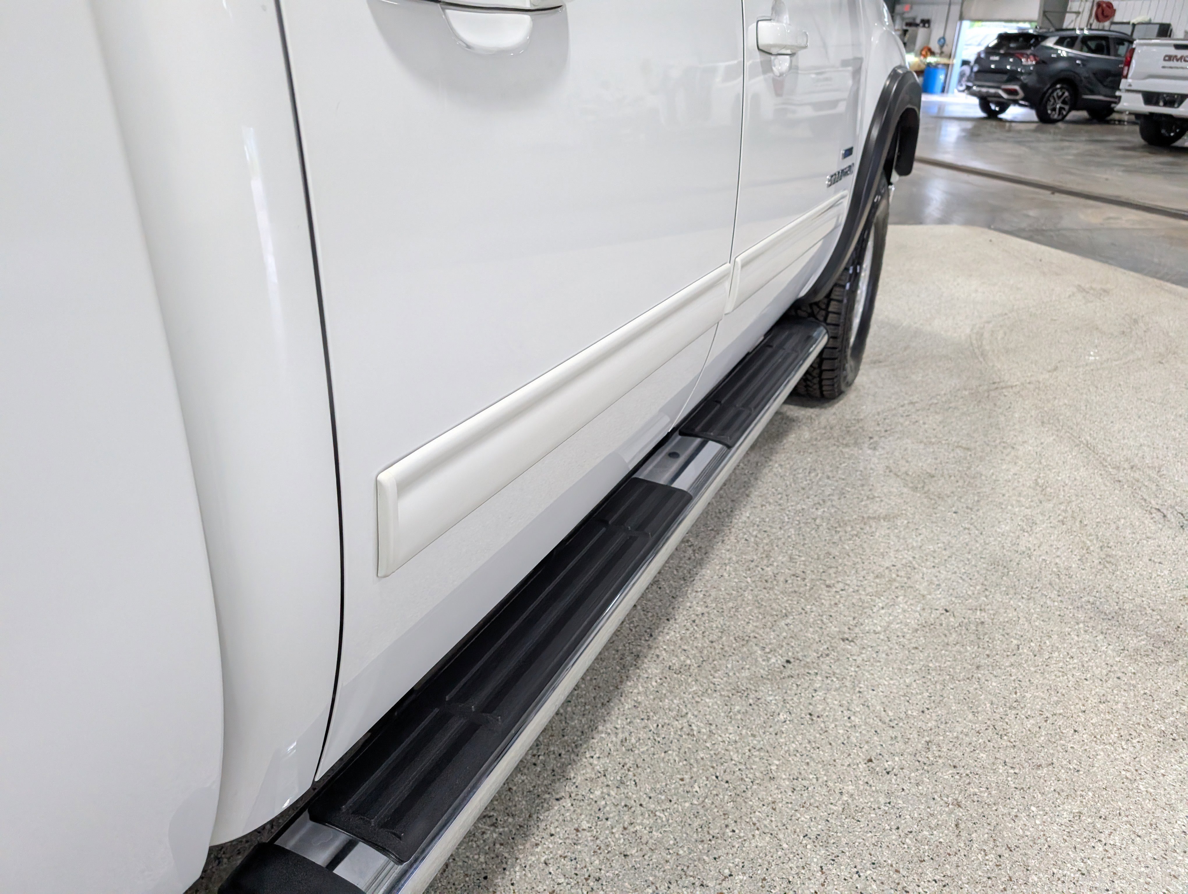 Used 2009 GMC Sierra 2500 SLT w/ SLT Convenience Package image 11