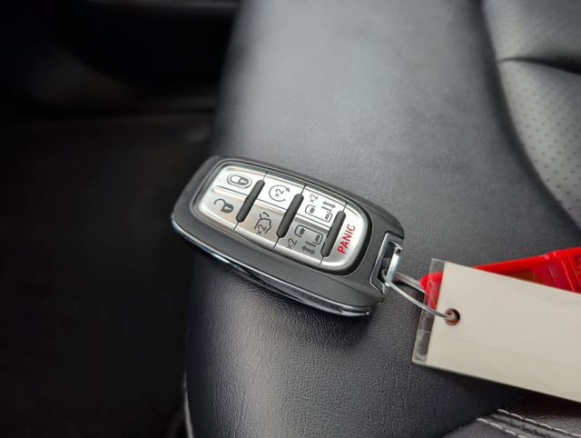 Used 2025 Chrysler Pacifica Select FWD image 31