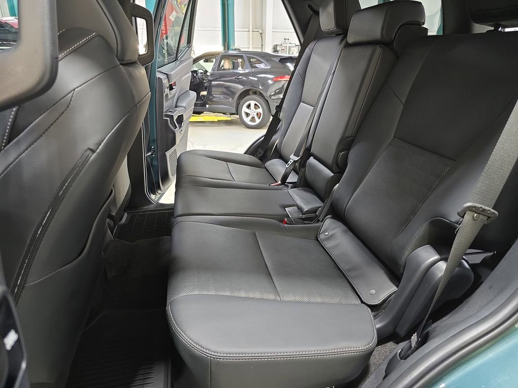 Certified 2025 Toyota 4Runner TRD Off-Road Premium image 17