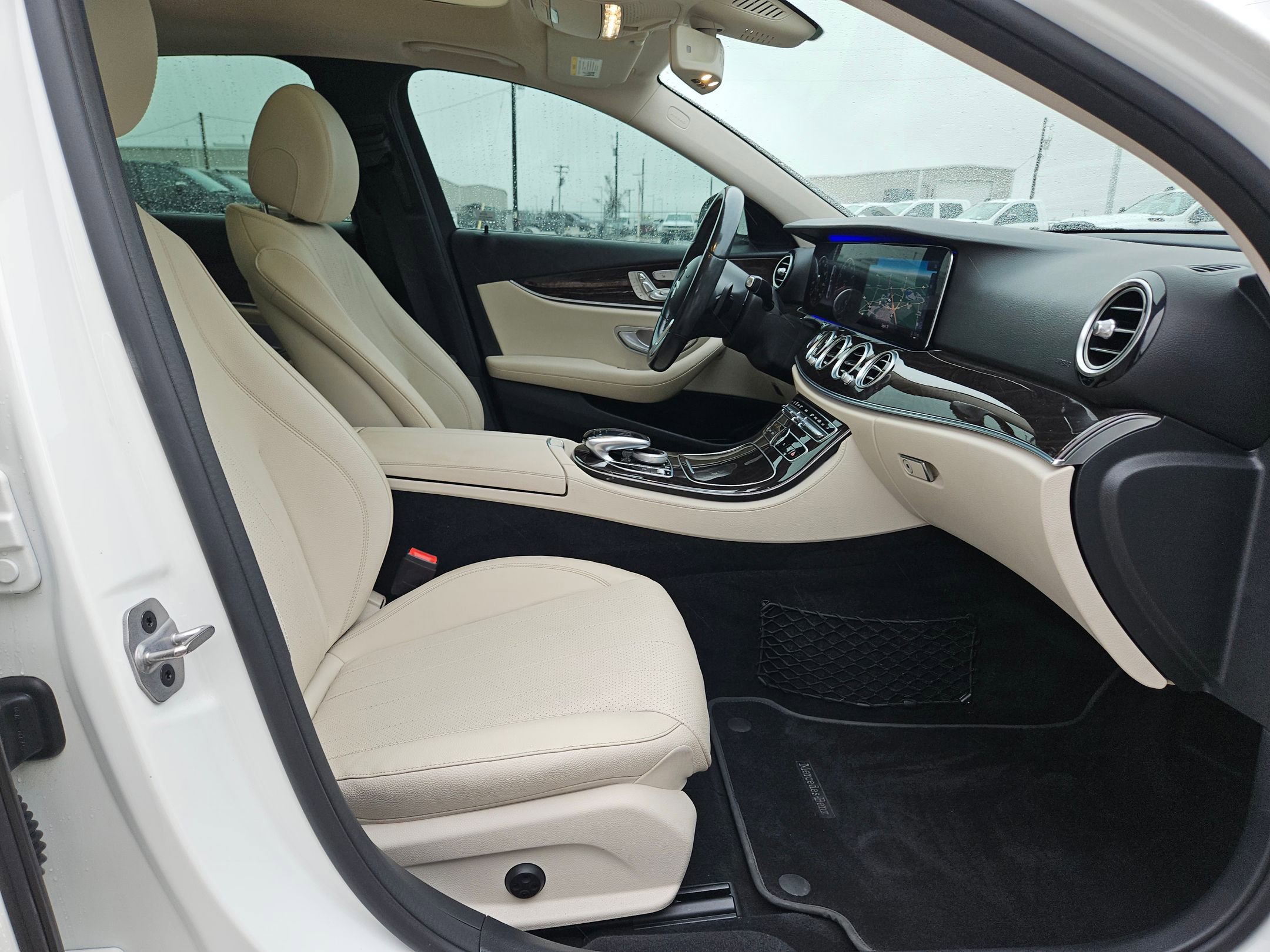 Used 2020 Mercedes-Benz E 350 Sedan image 27
