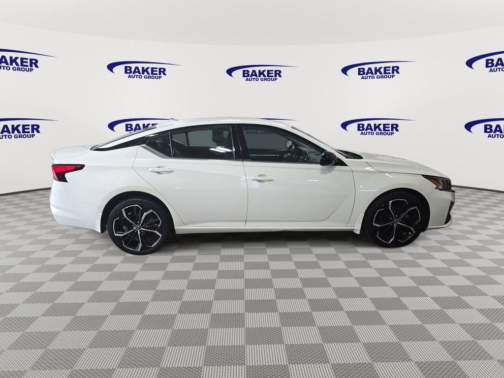 Used 2023 Nissan Altima 2.5 SR AWD/4WD image 4