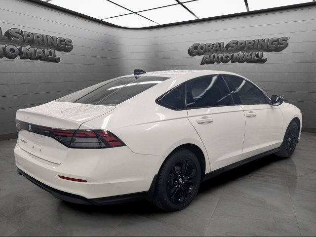 Used 2025 Honda Accord SE image 7