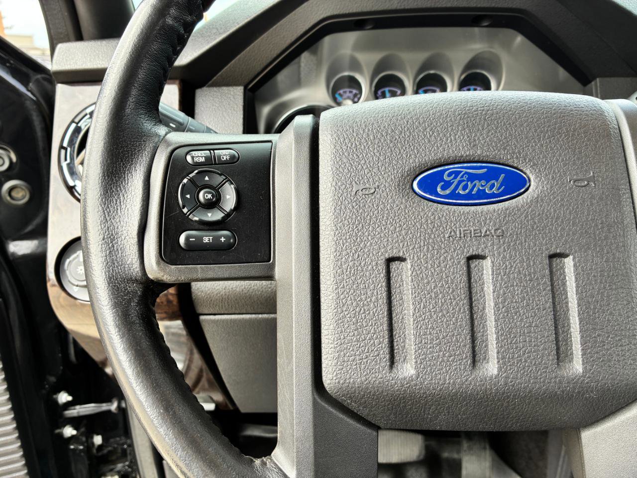 Used 2015 Ford F250 Platinum w/ FX4 Off-Road Package image 28