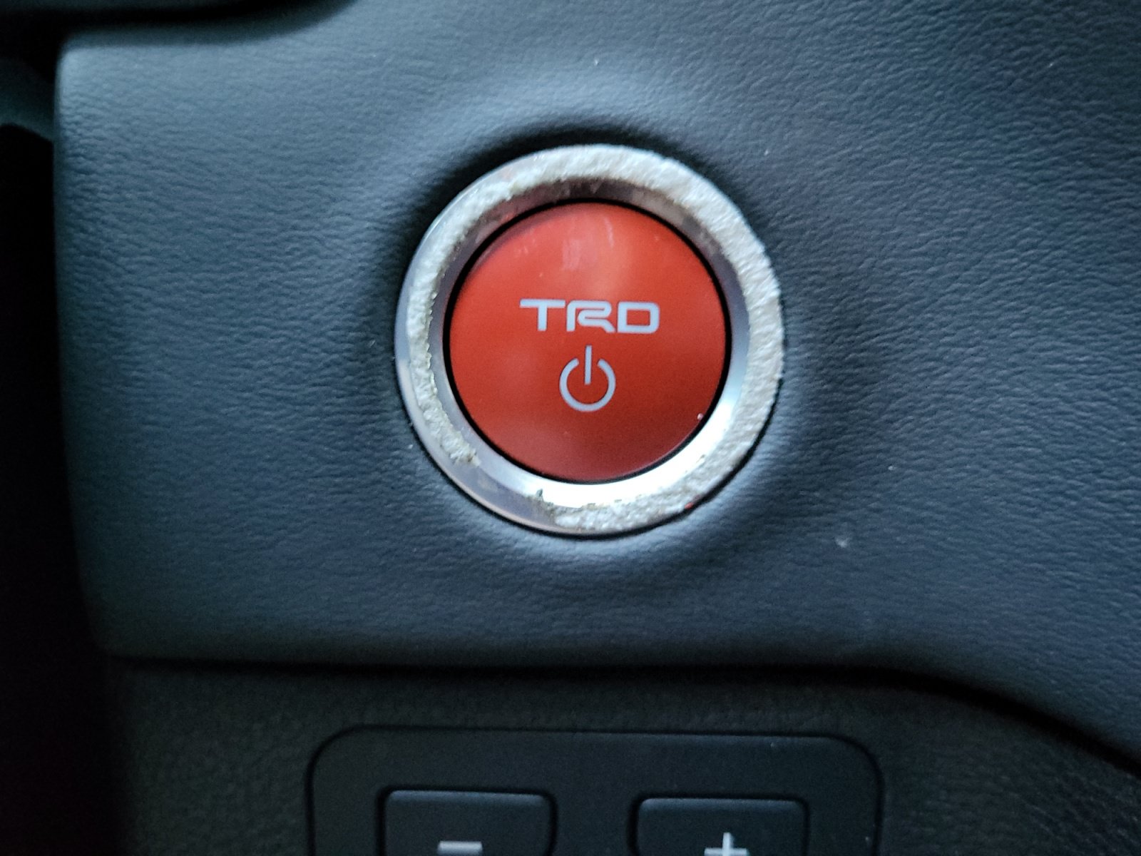 Used 2024 Toyota Tundra Platinum w/ TRD Off-Road Package AWD/4WD image 28