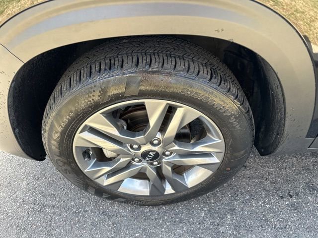 Certified 2021 Kia Seltos S image 41