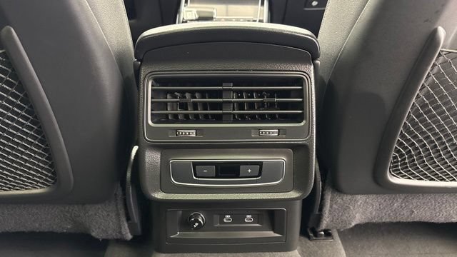 Used 2025 Audi Q7 3.0T Premium Plus AWD/4WD image 33