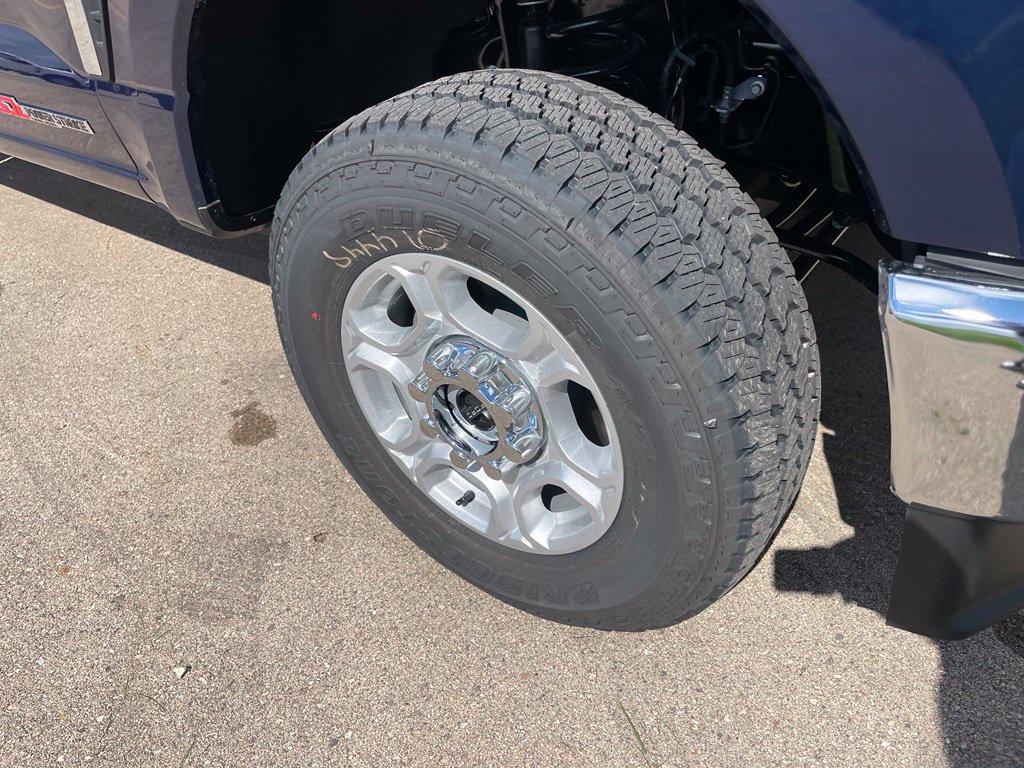 New 2027 Ford F250 XLT AWD/4WD image 3