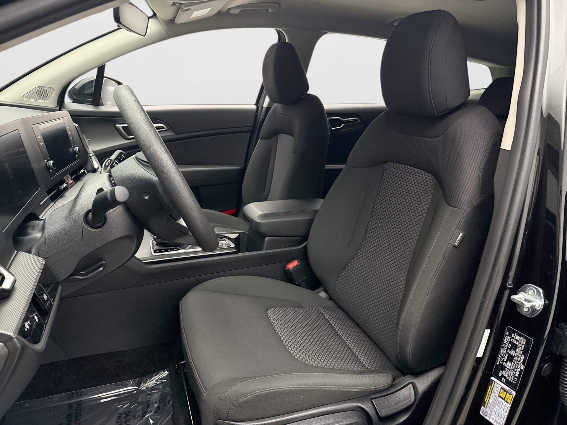 Used 2025 Kia Sportage LX AWD/4WD image 11