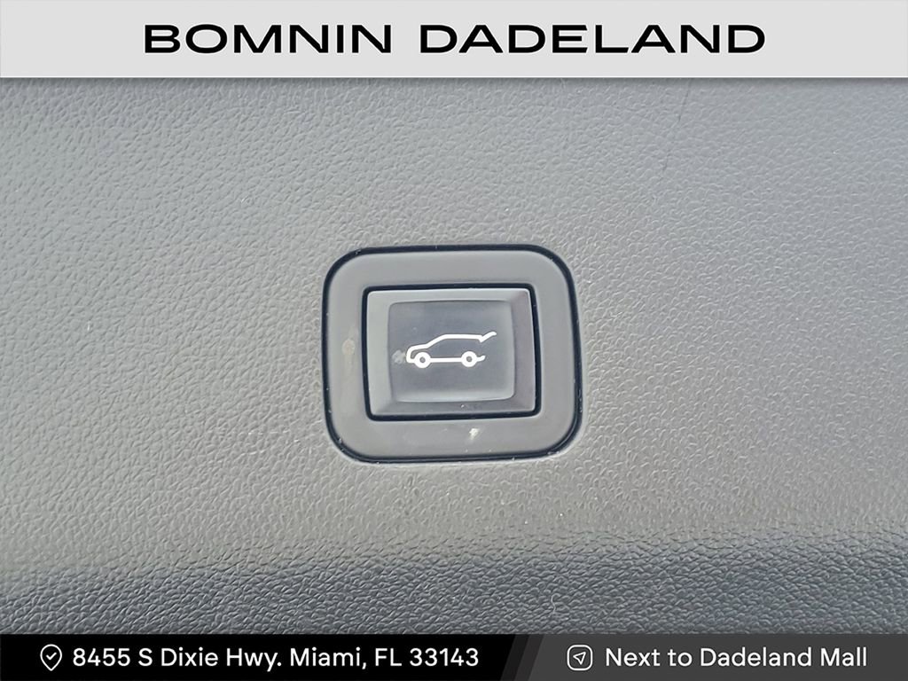 Used 2023 Chevrolet Tahoe Premier image 8