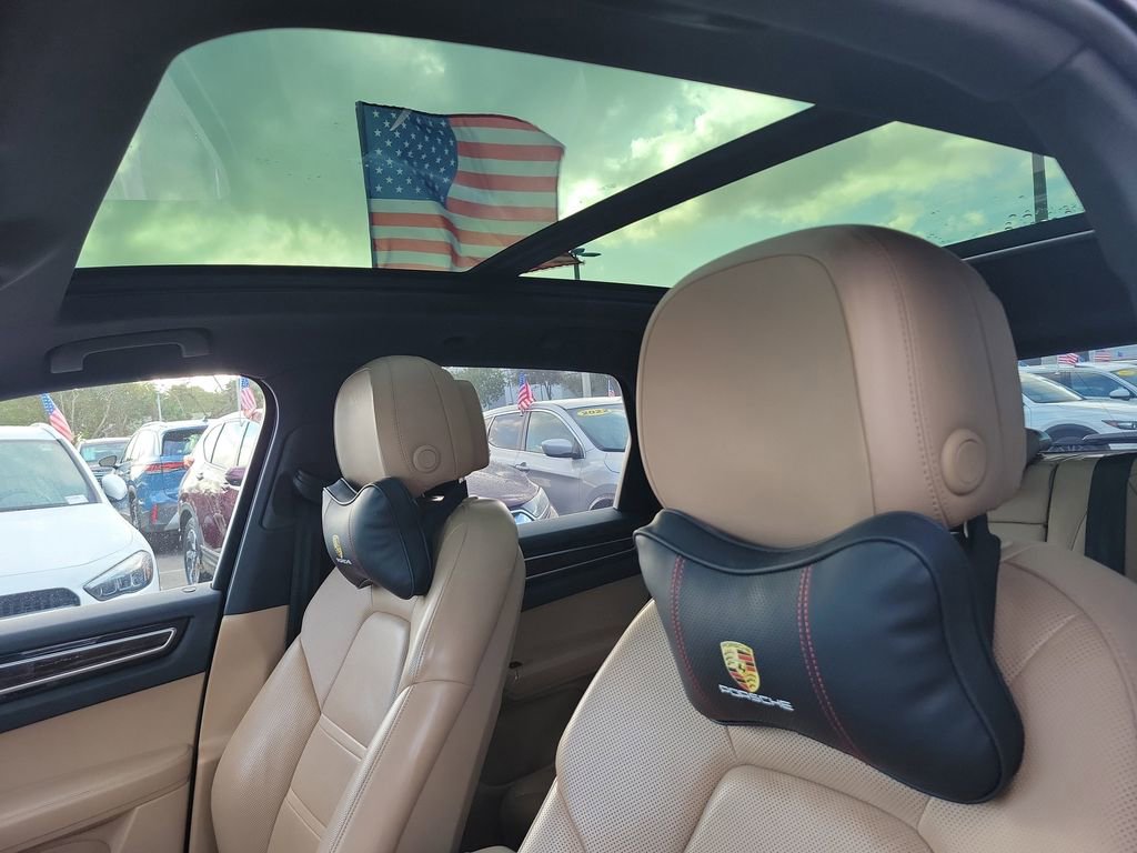 Used 2019 Porsche Cayenne E-Hybrid image 15