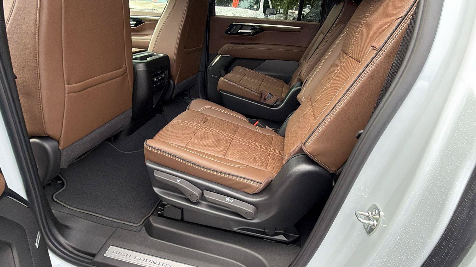 New 2026 Chevrolet Suburban High Country AWD/4WD image 19