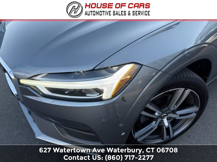 Used 2018 Volvo XC60 T5 Momentum w/ Vision Package image 10