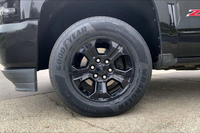 Used 2017 Chevrolet Silverado 1500 LTZ Z71 w/ LTZ Plus Package image 9