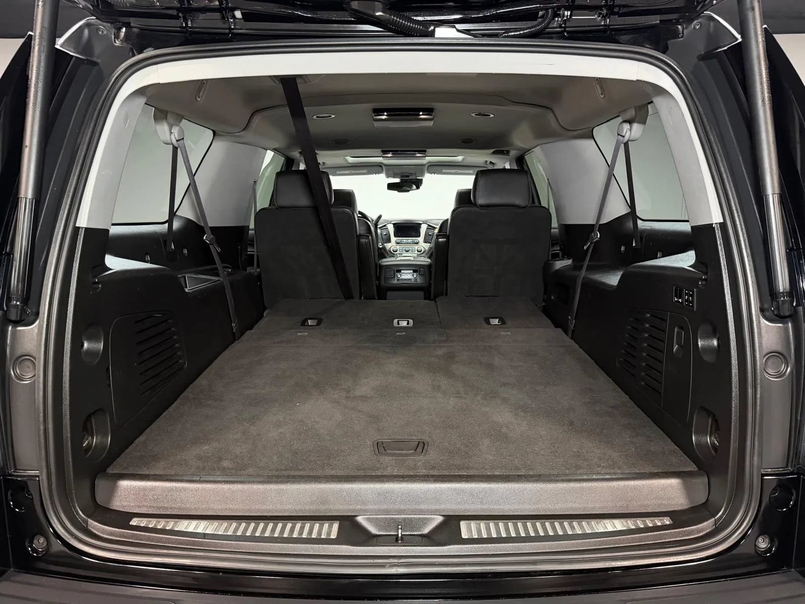 Used 2017 GMC Yukon XL Denali w/ Open Road Package AWD/4WD image 15
