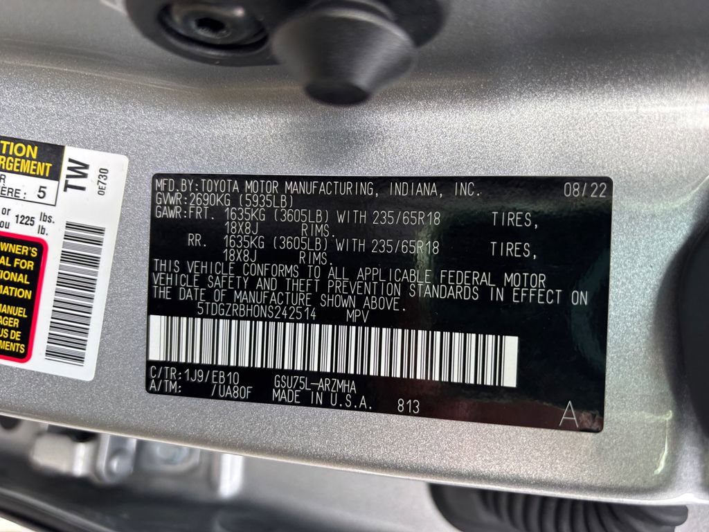 Used 2022 Toyota Highlander XLE AWD/4WD image 34