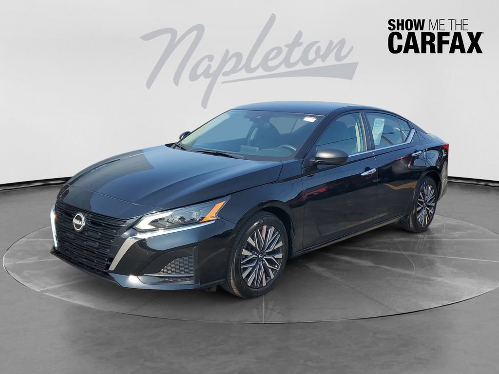 Used 2025 Nissan Altima 2.5 SV FWD image 1