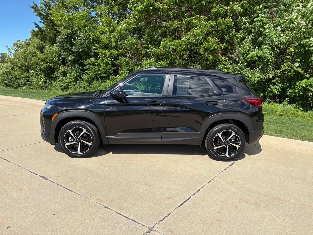Used 2022 Chevrolet TrailBlazer RS w/ Sun and Liftgate Package AWD/4WD image 6