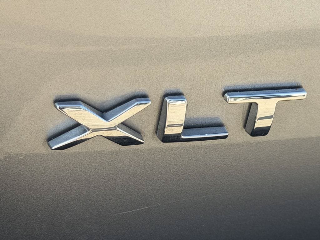Used 2024 Ford Expedition XLT RWD image 11