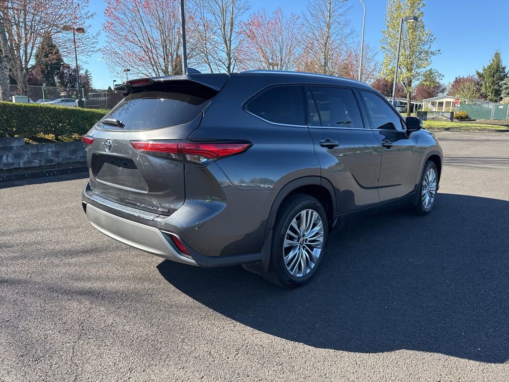 Used 2022 Toyota Highlander Platinum image 7