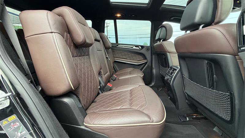 Used 2016 Mercedes-Benz GL 550 4MATIC image 41