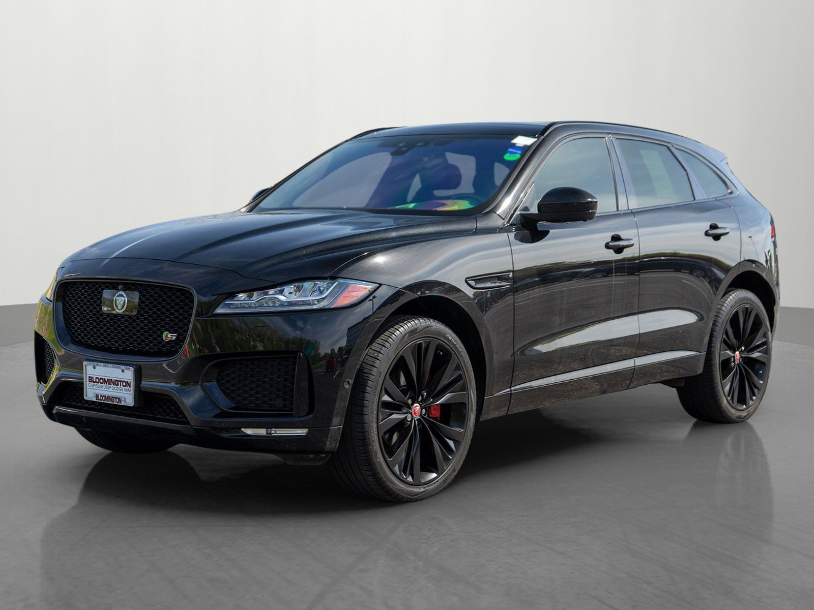 Used 2019 Jaguar F-PACE S AWD/4WD image 3
