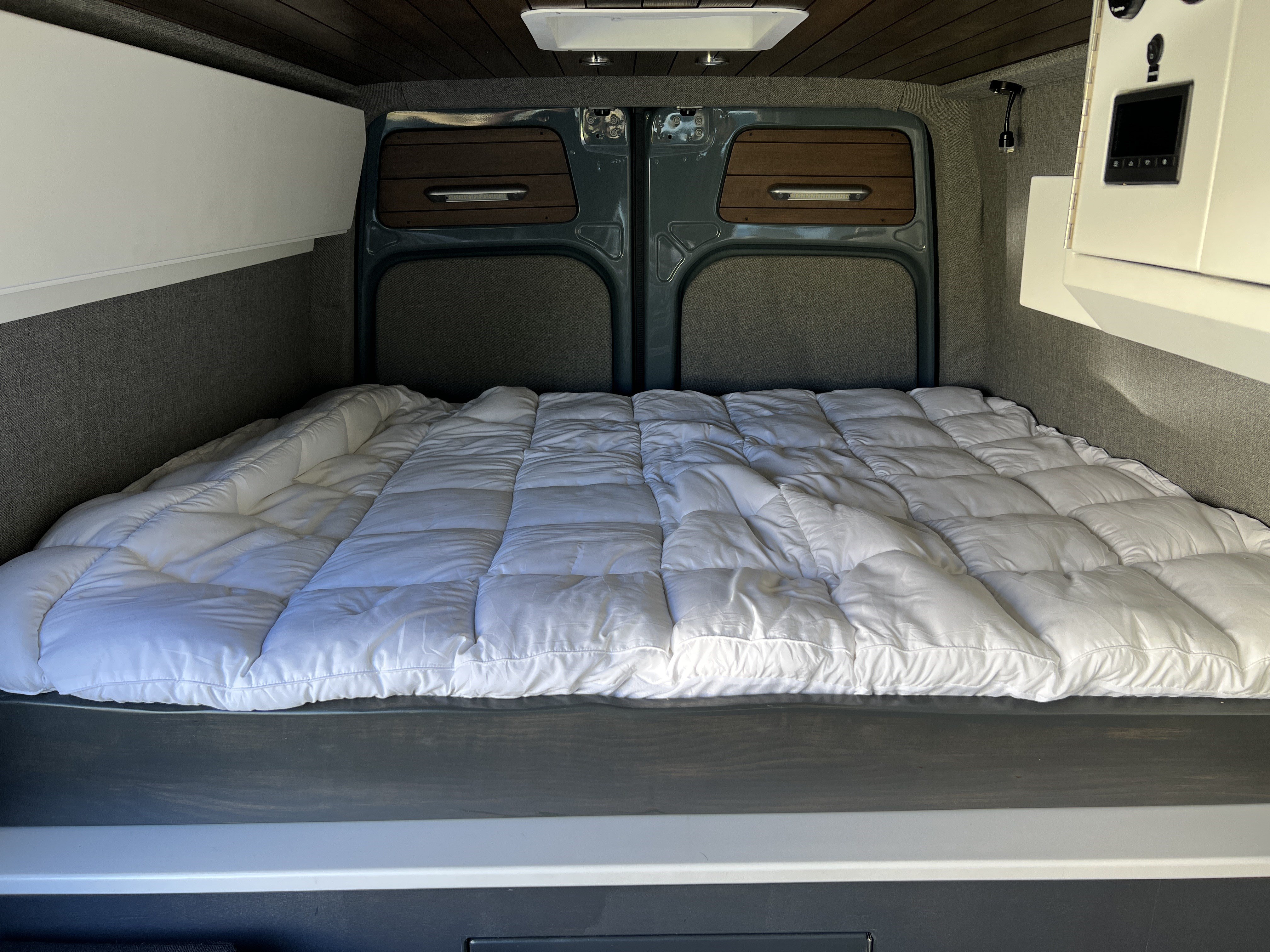 Used 2022 Mercedes-Benz Sprinter 2500 image 22