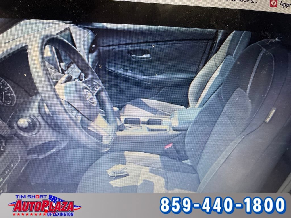 Used 2025 Nissan Sentra SV FWD image 9