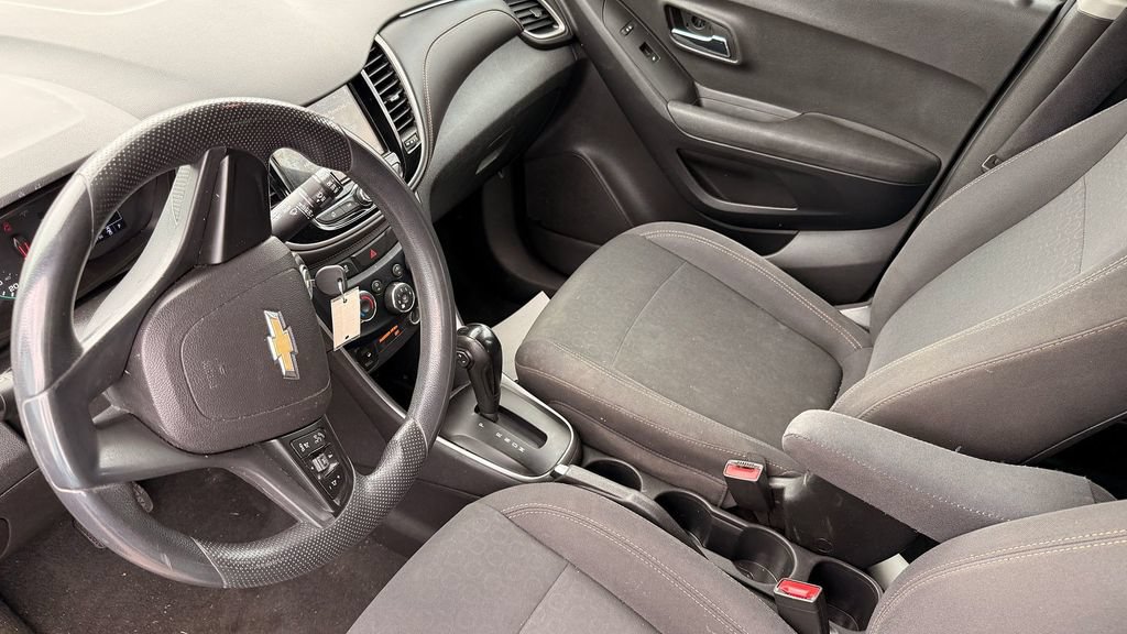 Used 2019 Chevrolet Trax LS FWD image 7