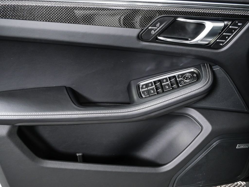 New 2026 Porsche Macan GTS image 6