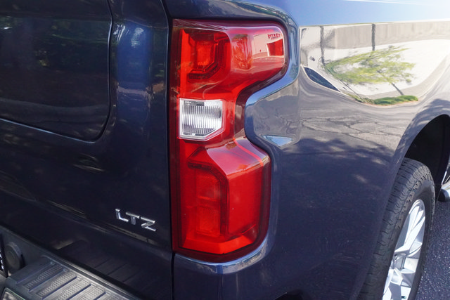 Used 2021 Chevrolet Silverado 1500 LTZ AWD/4WD image 35