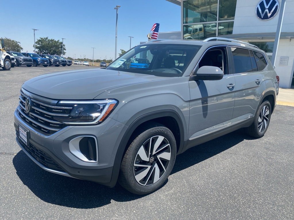 New 2025 Volkswagen Atlas SEL image 3