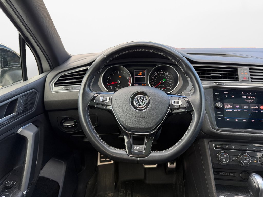 Used 2020 Volkswagen Tiguan SE R-Line AWD/4WD image 14