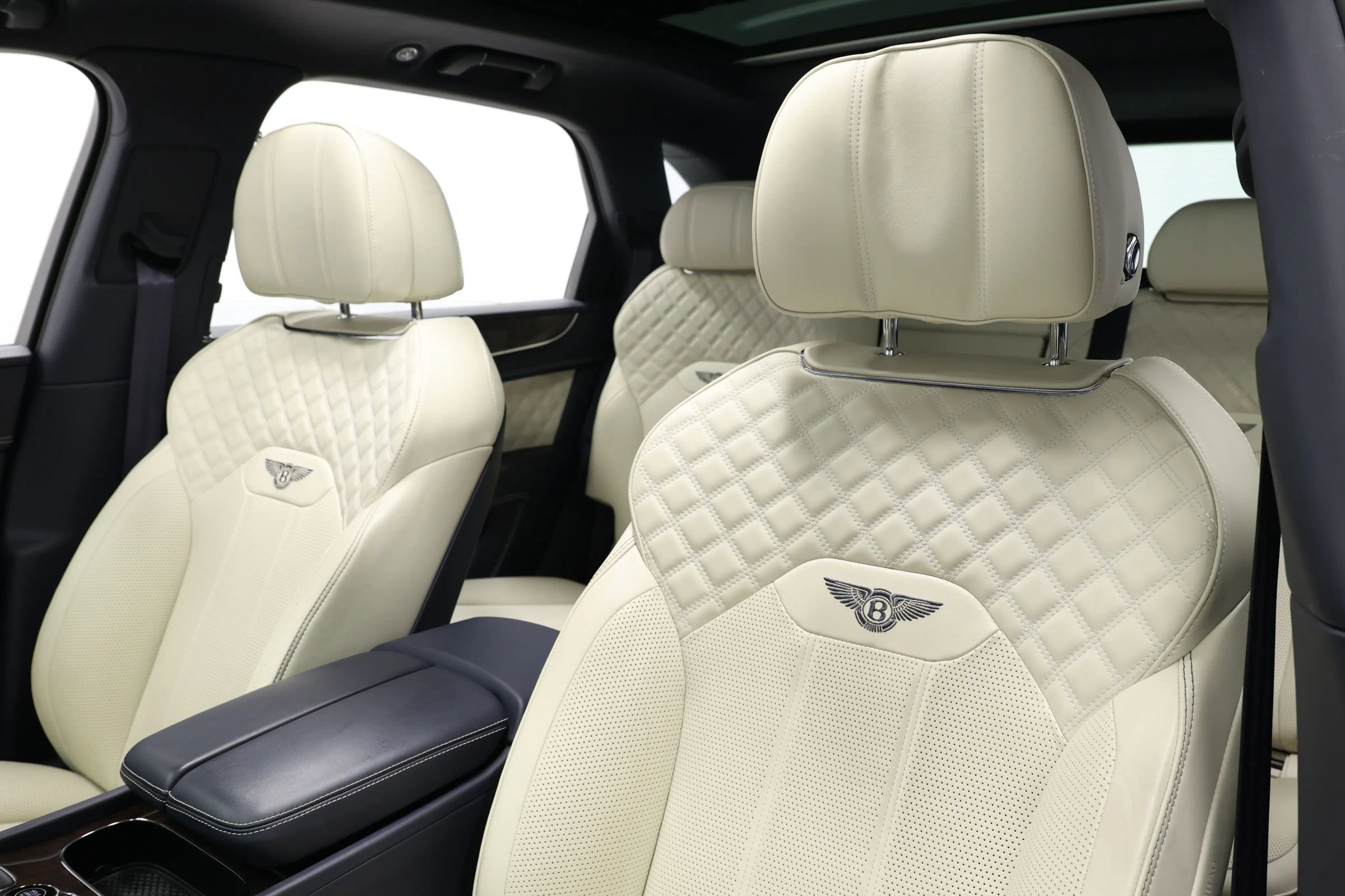 Used 2022 Bentley Bentayga image 18