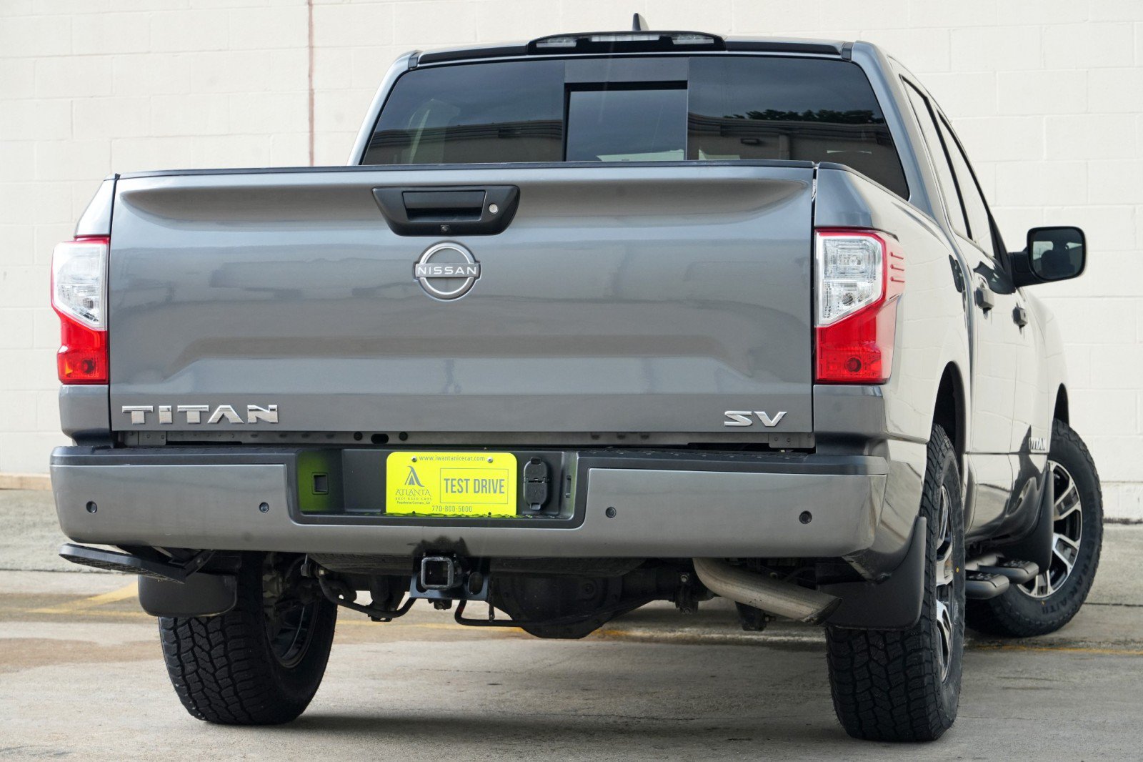 Used 2023 Nissan Titan SV w/ SV Convenience Package RWD image 4
