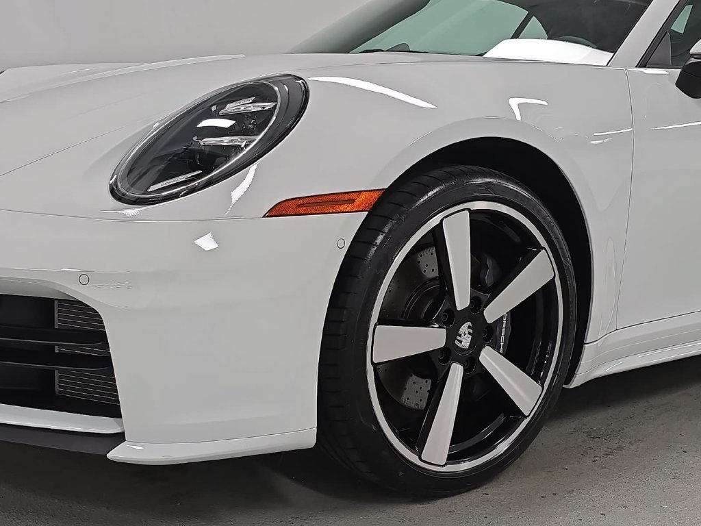 Used 2026 Porsche 911 Carrera RWD image 11