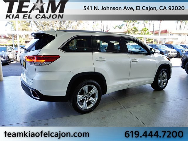 Used 2019 Toyota Highlander Limited FWD image 9