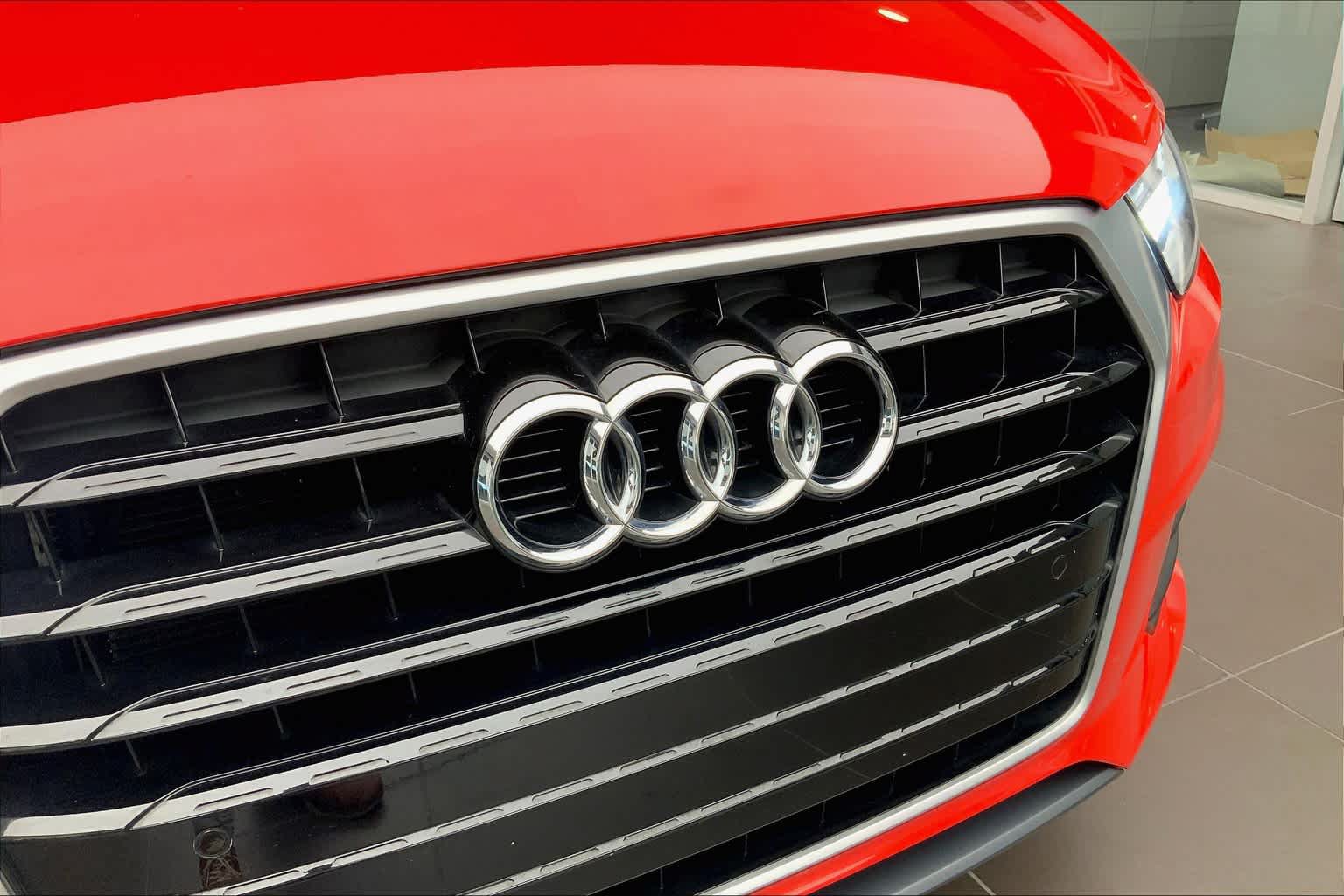 Used 2017 Audi Q3 2.0T Premium Plus w/ Premium Plus Package FWD image 31
