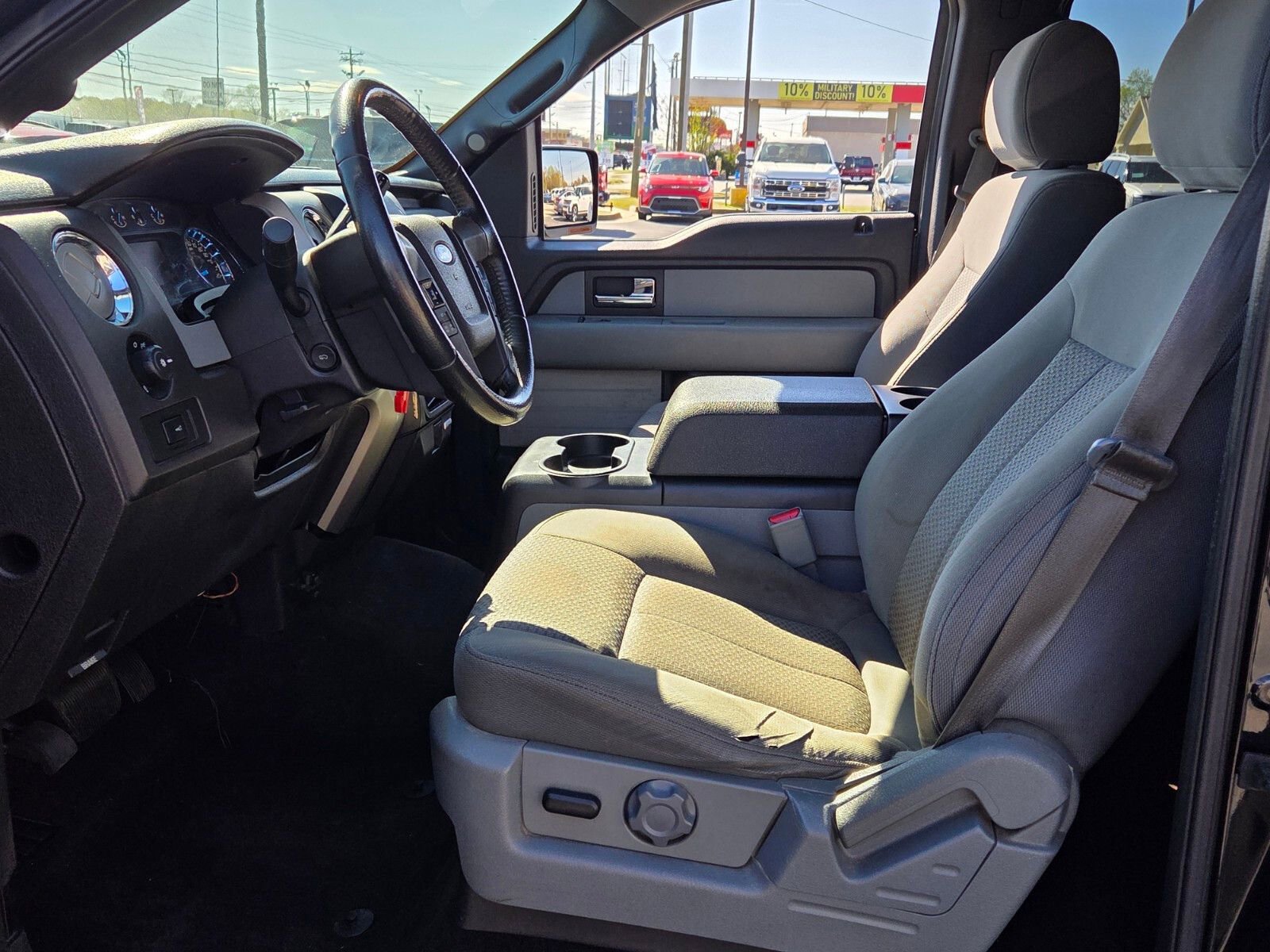 Used 2013 Ford F150 XLT w/ Luxury Equipment Group image 5