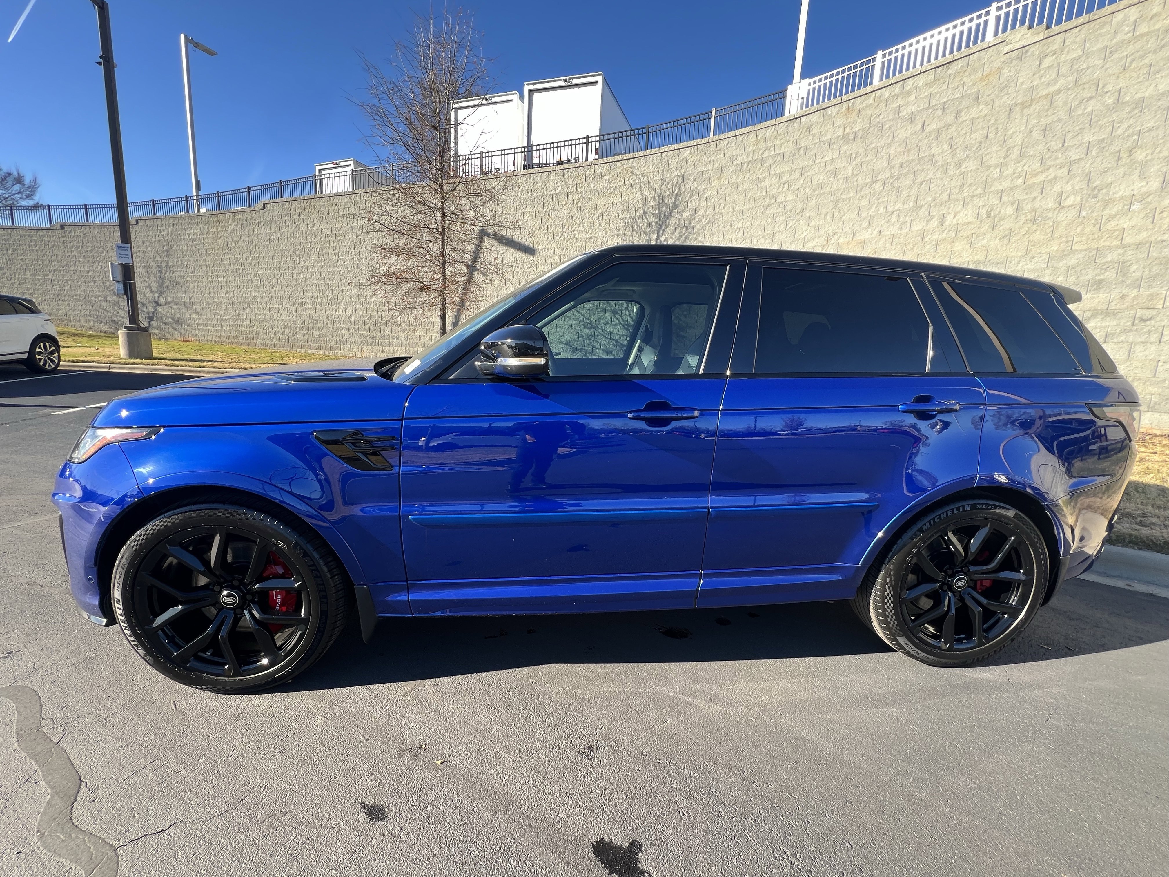 Used 2022 Land Rover Range Rover Sport SVR image 4