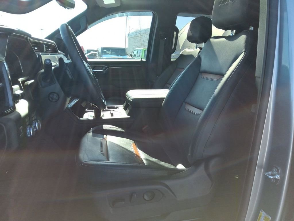Used 2023 GMC Sierra 1500 AT4 w/ Technology Package image 12