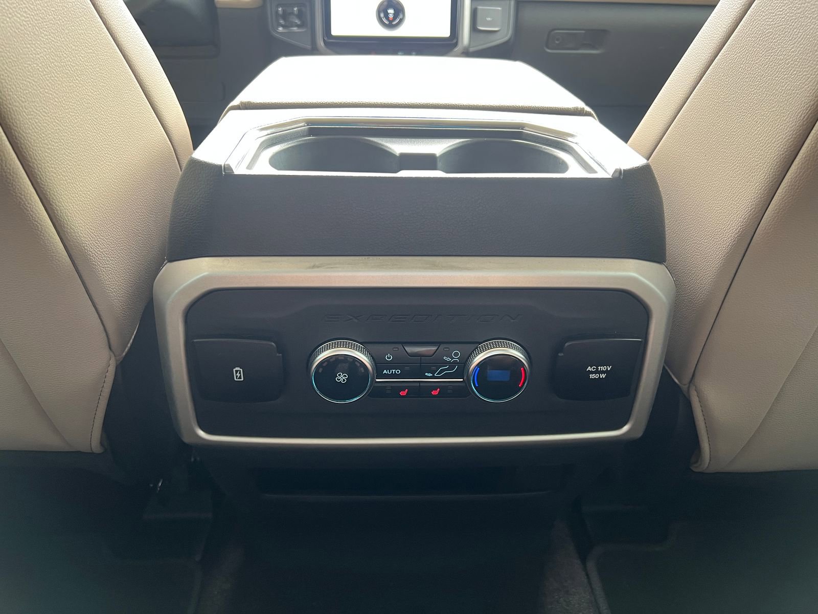 Used 2023 Ford Expedition Limited AWD/4WD image 23