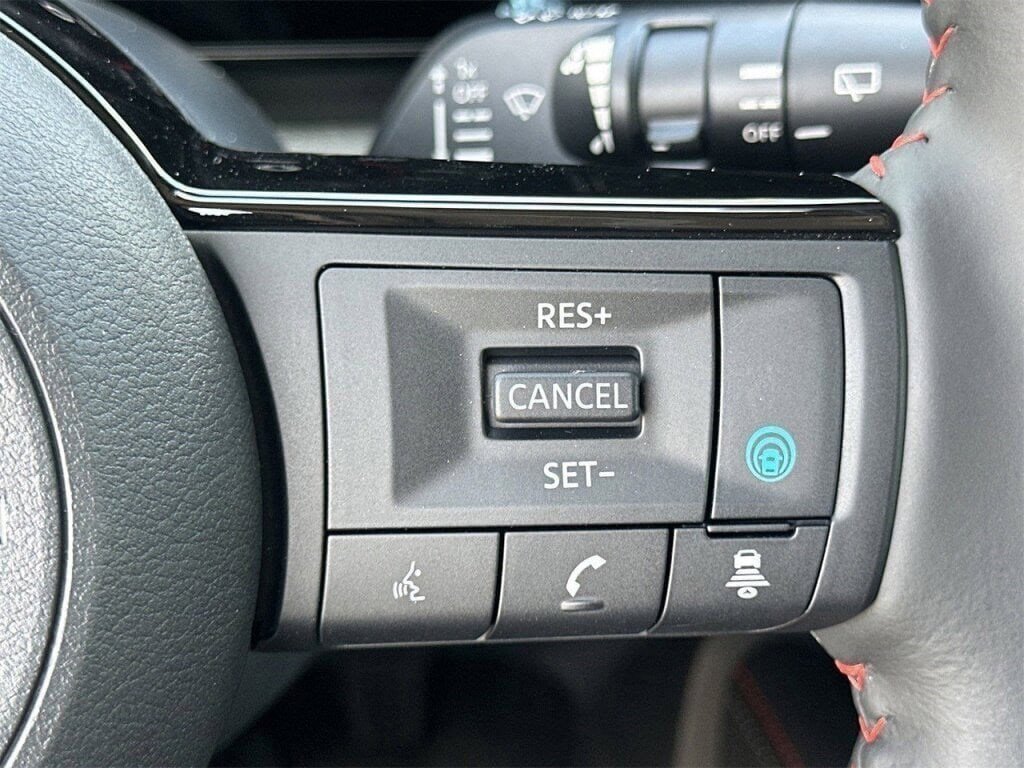New 2025 Nissan Kicks SR image 40