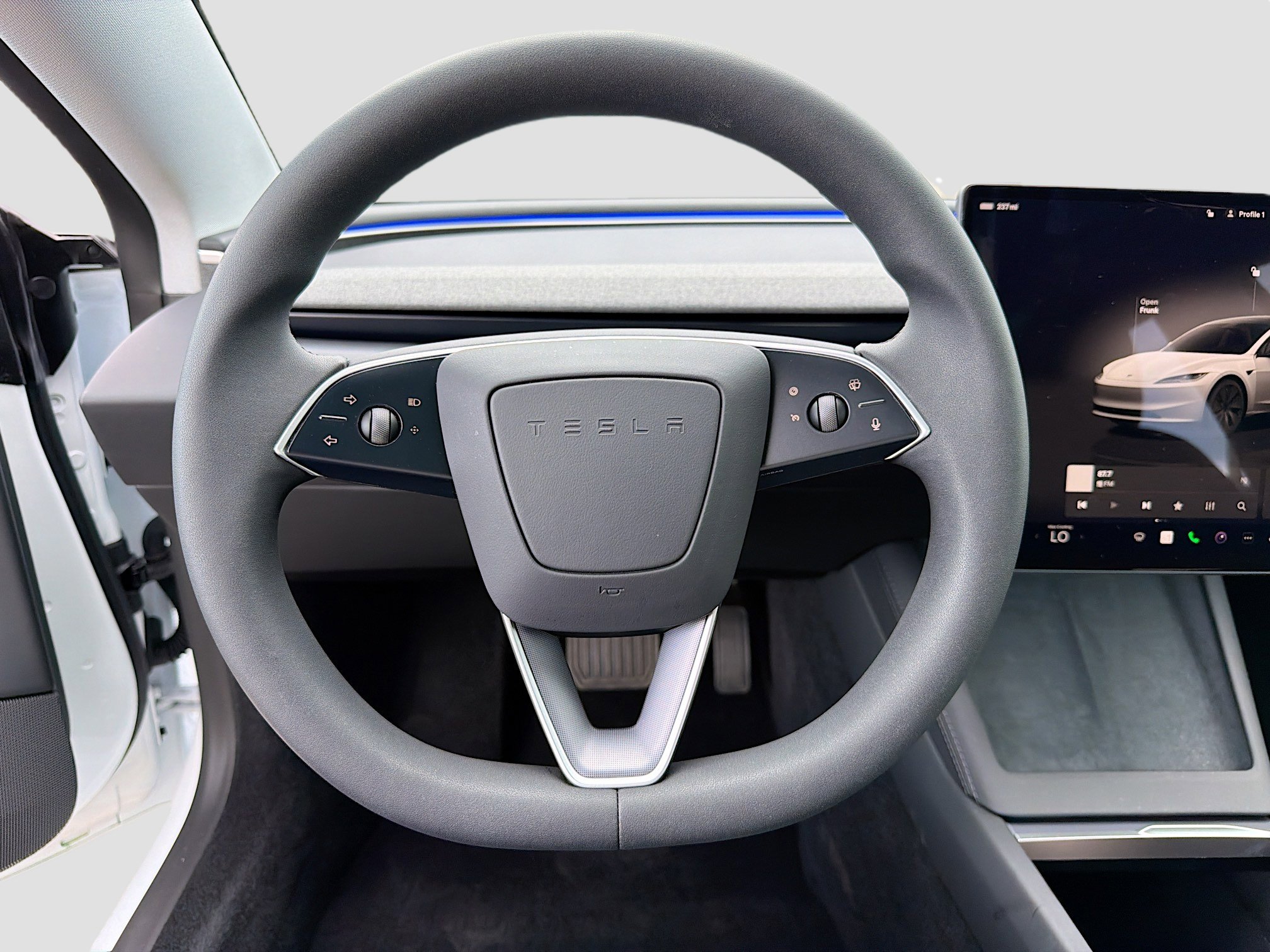 Used 2024 Tesla Model 3 Standard Range image 36