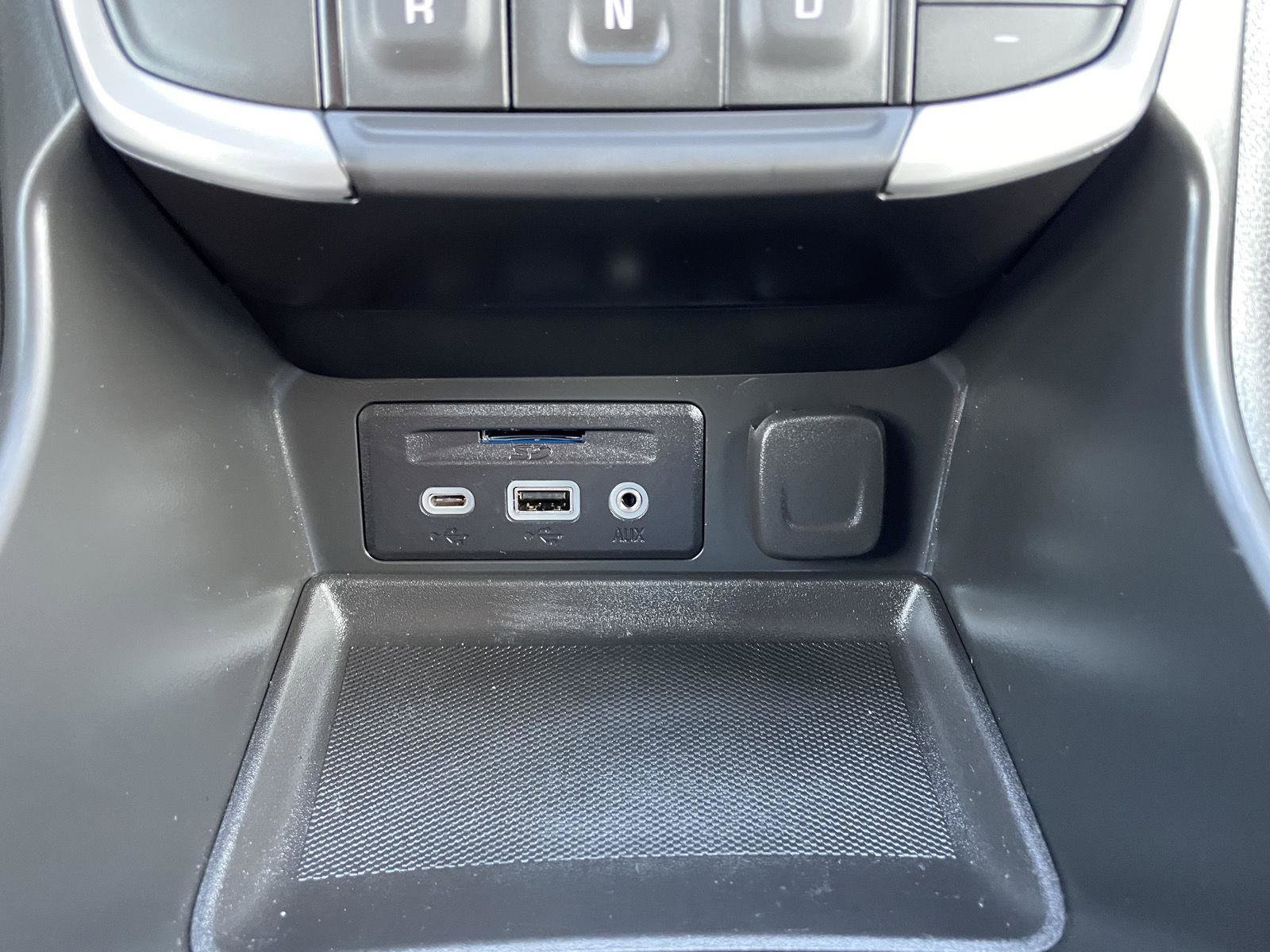 Used 2023 GMC Terrain SLT image 29