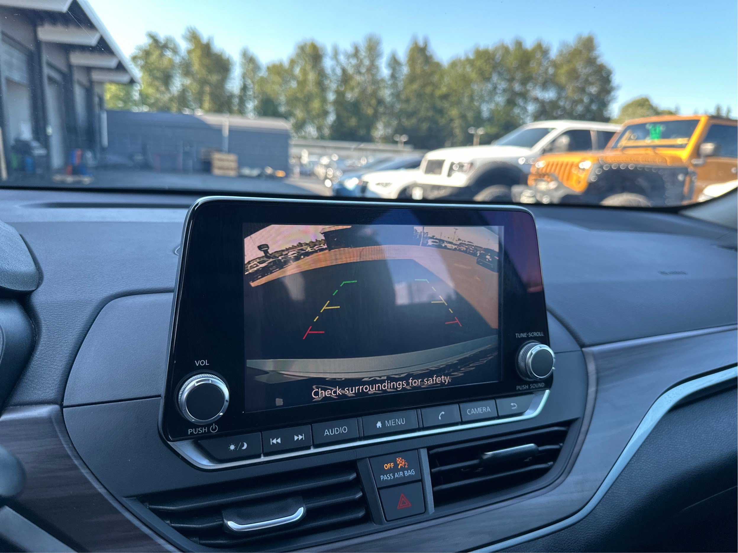 Used 2024 Nissan Altima 2.5 SV FWD image 29