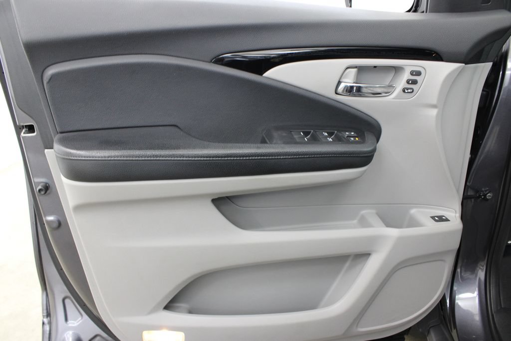 Used 2018 Honda Pilot Elite image 17