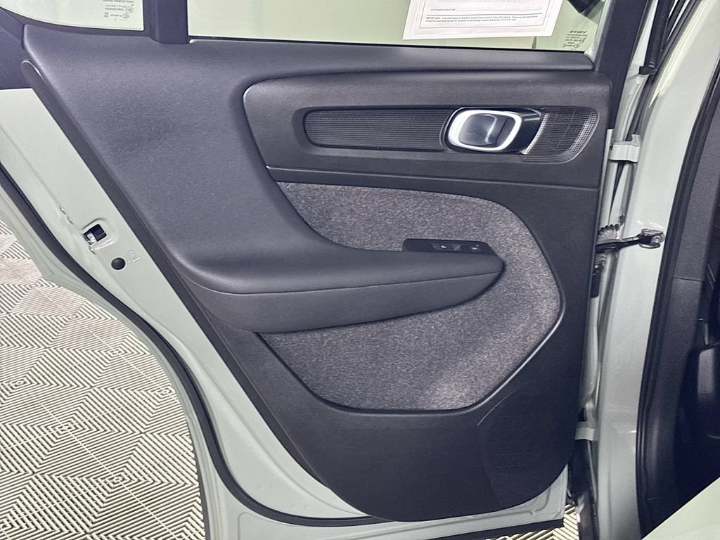 Used 2022 Volvo C40 P8 Recharge Ultimate AWD/4WD image 20